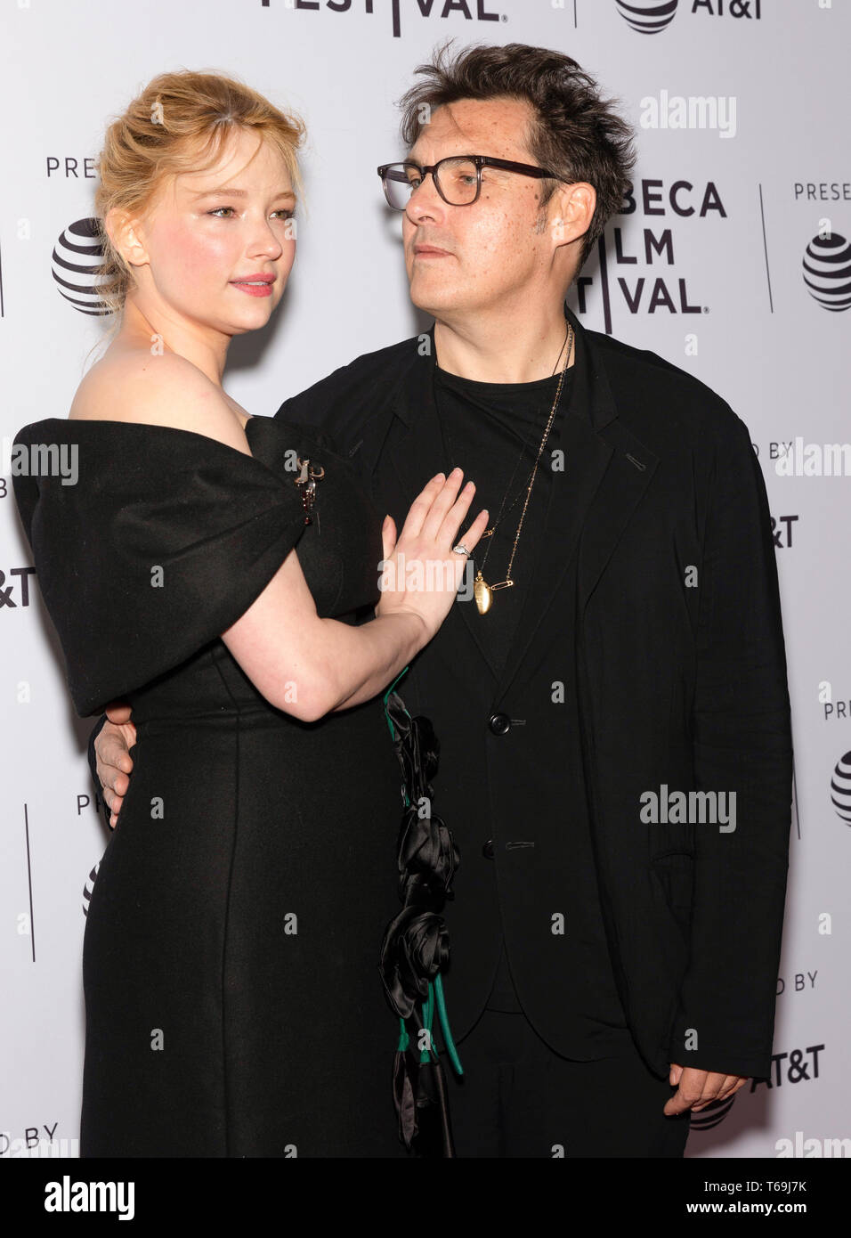 New York, NY - 28 Avril 2019 : Haley Bennett et Joe Wright assister à la première de The "avaler" au cours de la 2019 Tribeca Film Festival au Théâtre SVA Banque D'Images