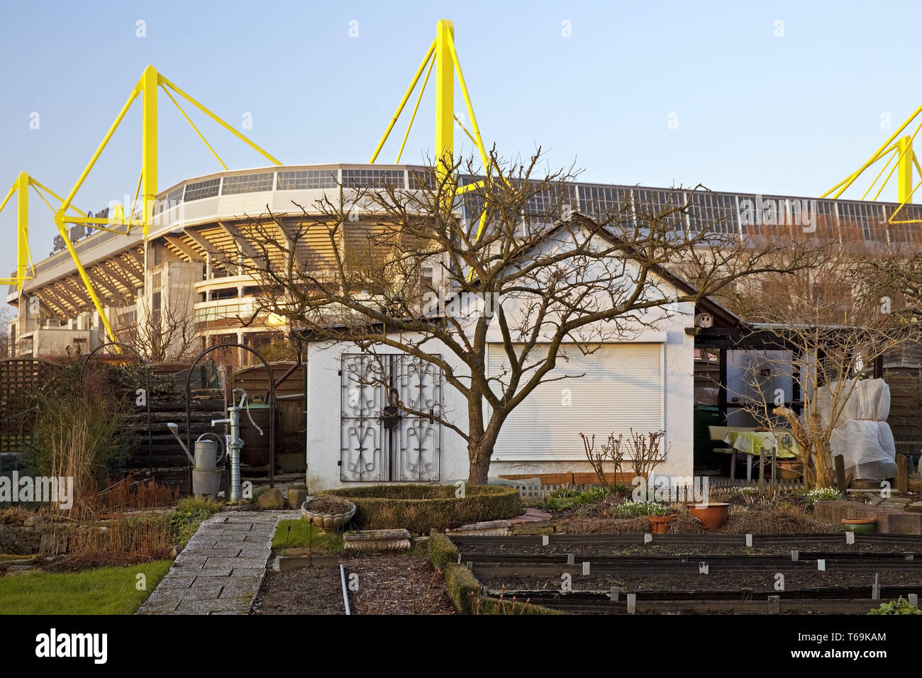 Spécial jardin en face de stade de football Signal Iduna Park de BVB, Dortmund, Allemagne Banque D'Images