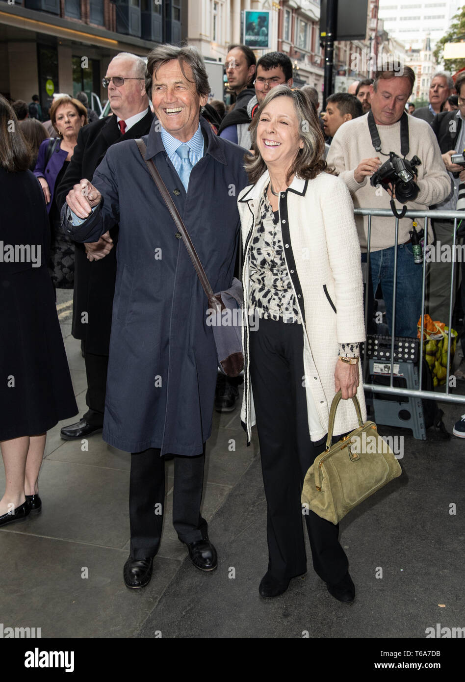 Londres, Royaume-Uni. Apr 30, 2019. Melvyn Bragg et Gabreil Clare - participer à la recherche de "l'homme de La Mancha' soirée d'ouverture au London Coliseum le 30 avril 2019 à Londres, Royaume-Uni. Crédit : Gary Mitchell, GMP Media/Alamy Live News Banque D'Images