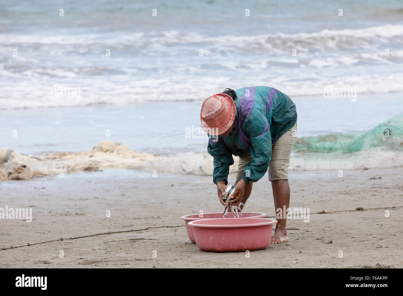 Pêche Les pêcheurs malgaches indigènes sur mer, Madagascar Banque D'Images