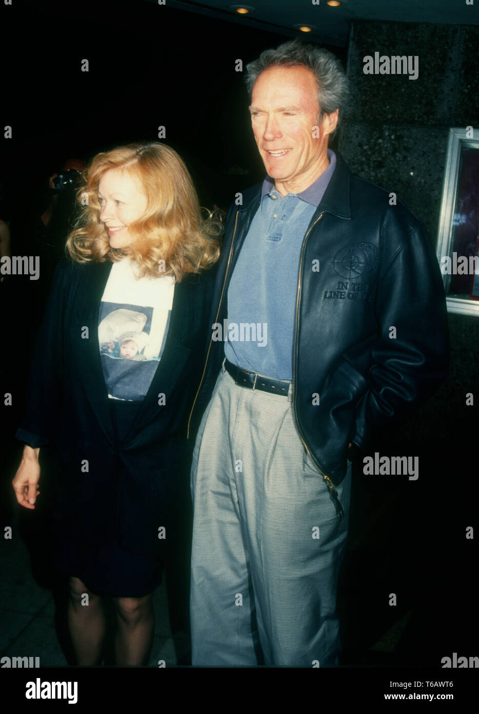 Los Angeles, Californie, USA 10 avril 1994 L'actrice Frances Fisher et l'acteur/réalisateur Clint Eastwood 'assister' Babyfever Création le 10 avril 1994 au Laemmle Music Hall à Los Angeles, Californie, USA. Photo de Barry King/Alamy Stock Photo Banque D'Images