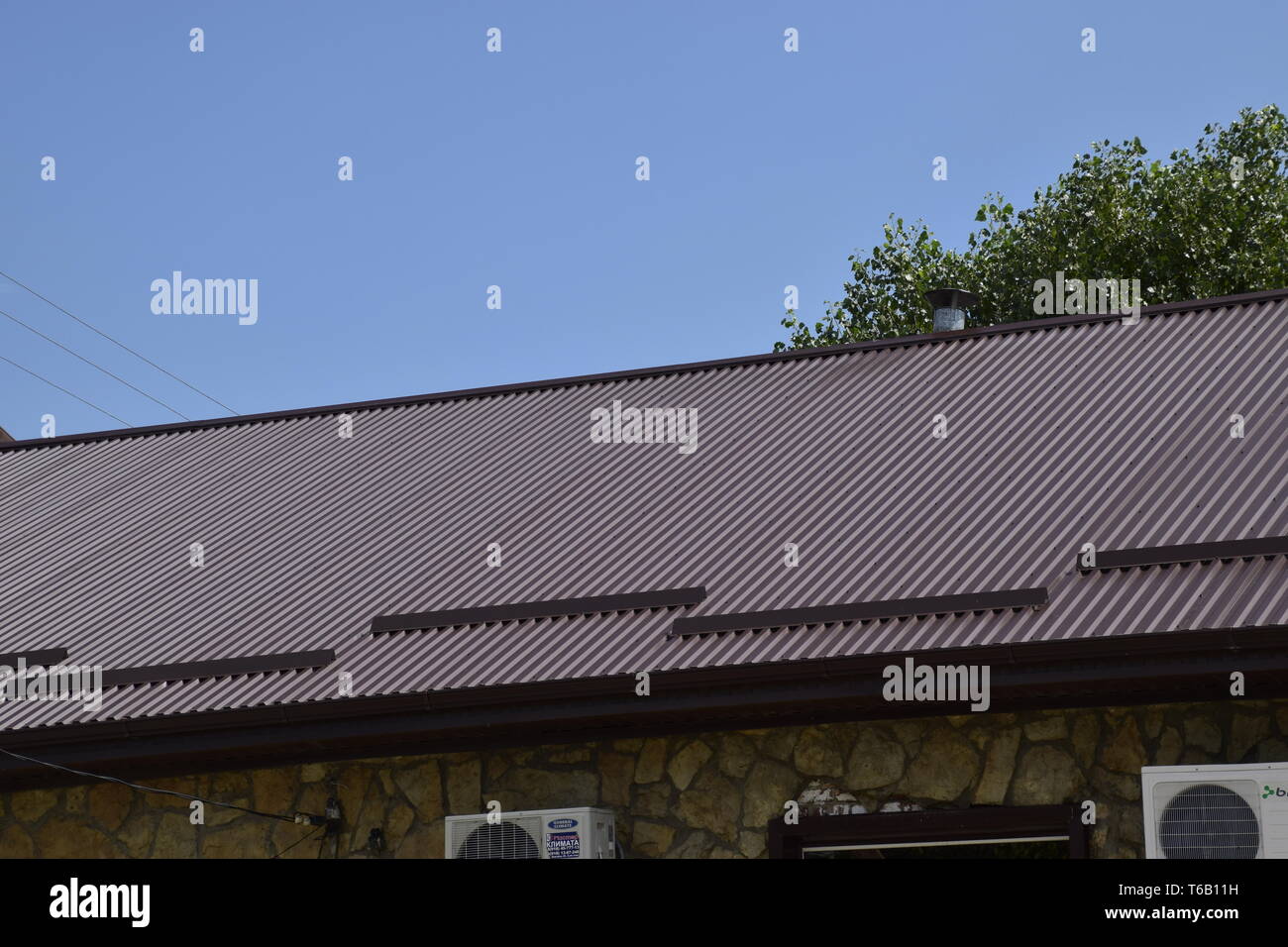 Le toit de tôle ondulée Banque D'Images
