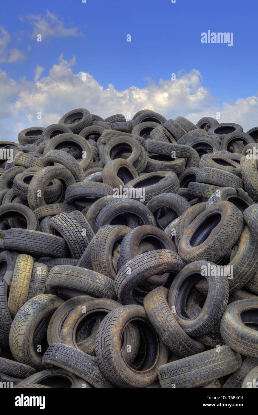 Les vieux pneus Hill Banque D'Images