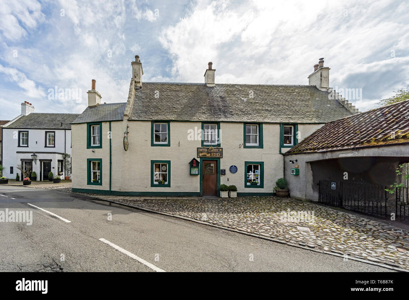 Le Red Lion Inn dans la ville du SNRC Royal Burgh de Culross Fife Scotland UK Banque D'Images