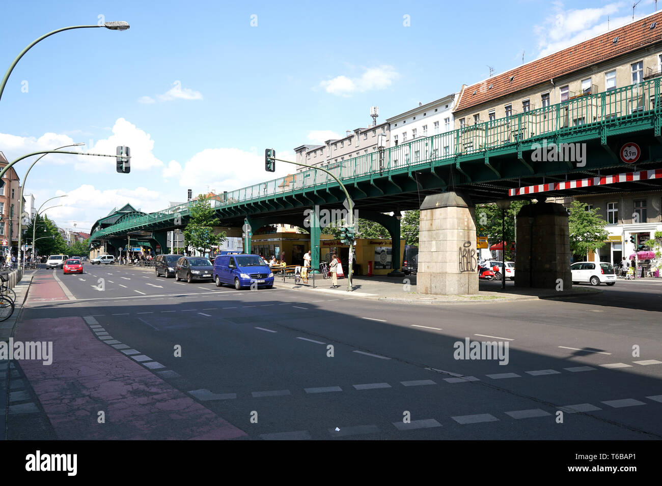 Scène de rue dans le quartier de Prenzlauer Berg à Berlin Banque D'Images