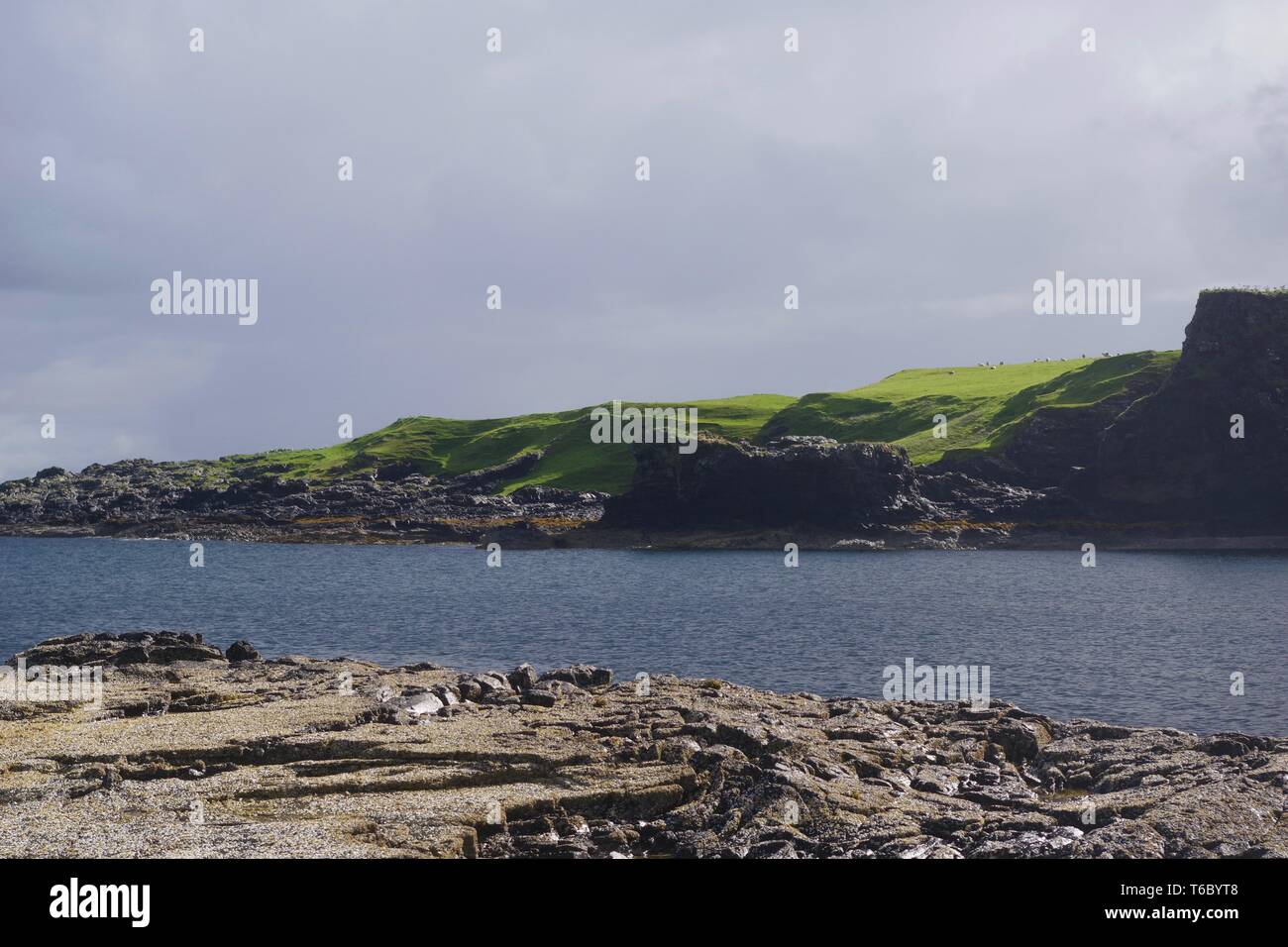 Point de frères (Rubha nam Brathairean), robuste, sauvage littoral préservé. La nature écossaise. Isle of Skye, Scotland, UK. Banque D'Images