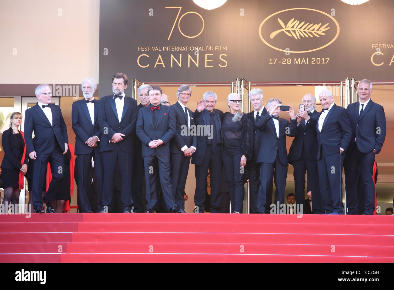 CANNES, FRANCE - 23 MAI 2017 : ex-présidents du jury sur le Festival de Cannes 70e anniversaire tapis rouge (Photo : Mickael Chavet) Banque D'Images