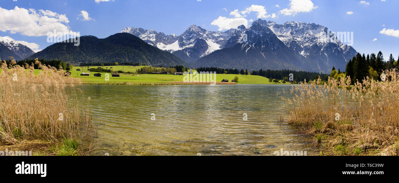 Scène avec panorama de montagnes et le lac Achensee en Bavière, Allemagne Banque D'Images