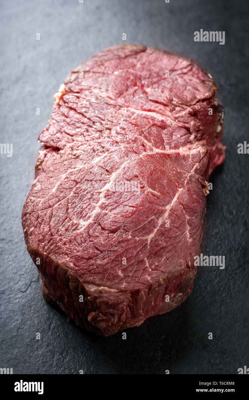 De matières sèches Point Wagyu Steak comme gros plan sur une ardoise Banque D'Images