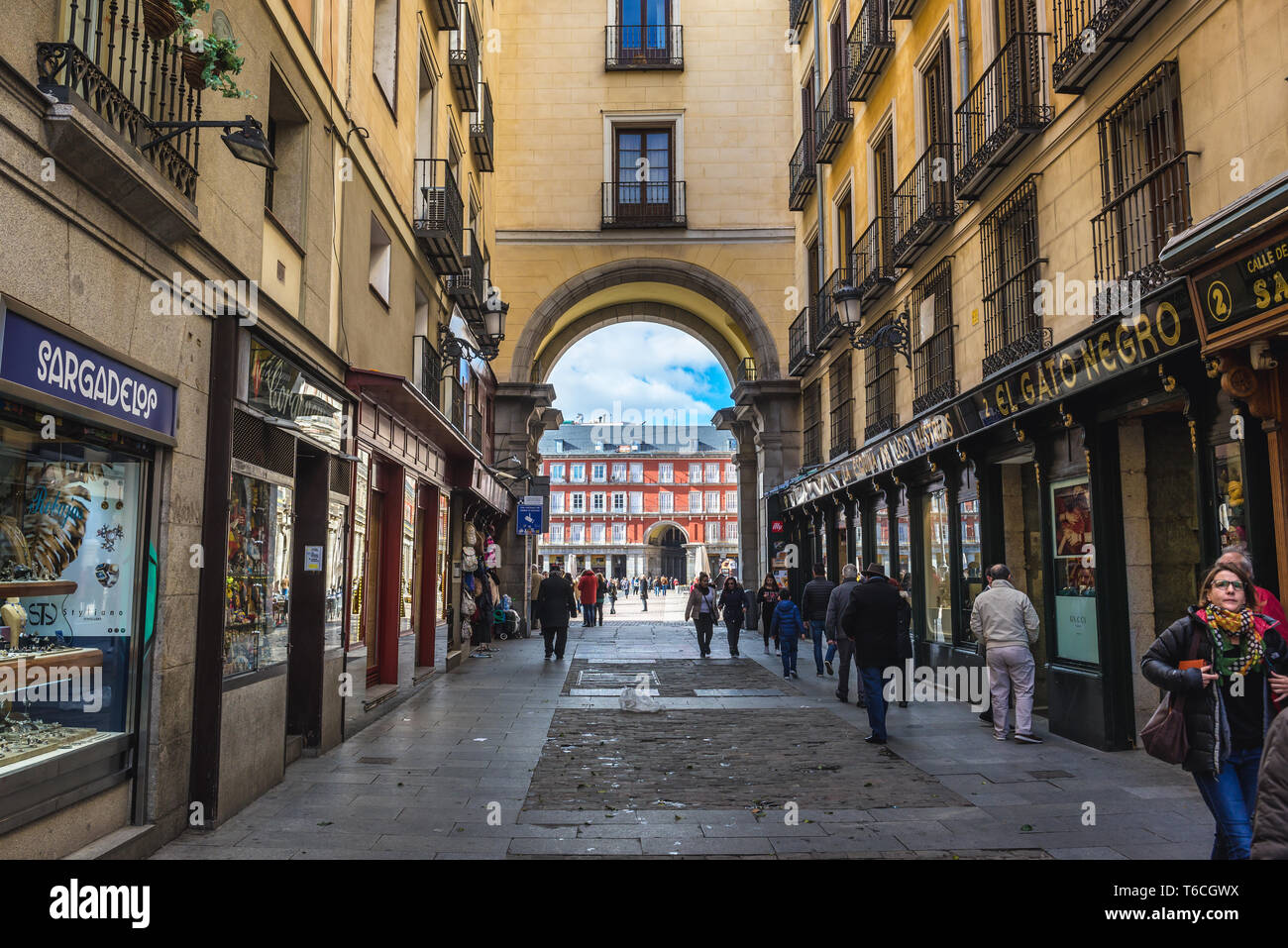 Calle de la Sal - Sel Street - passage à la Plaza Mayor - place principale de Madrid, Espagne Banque D'Images
