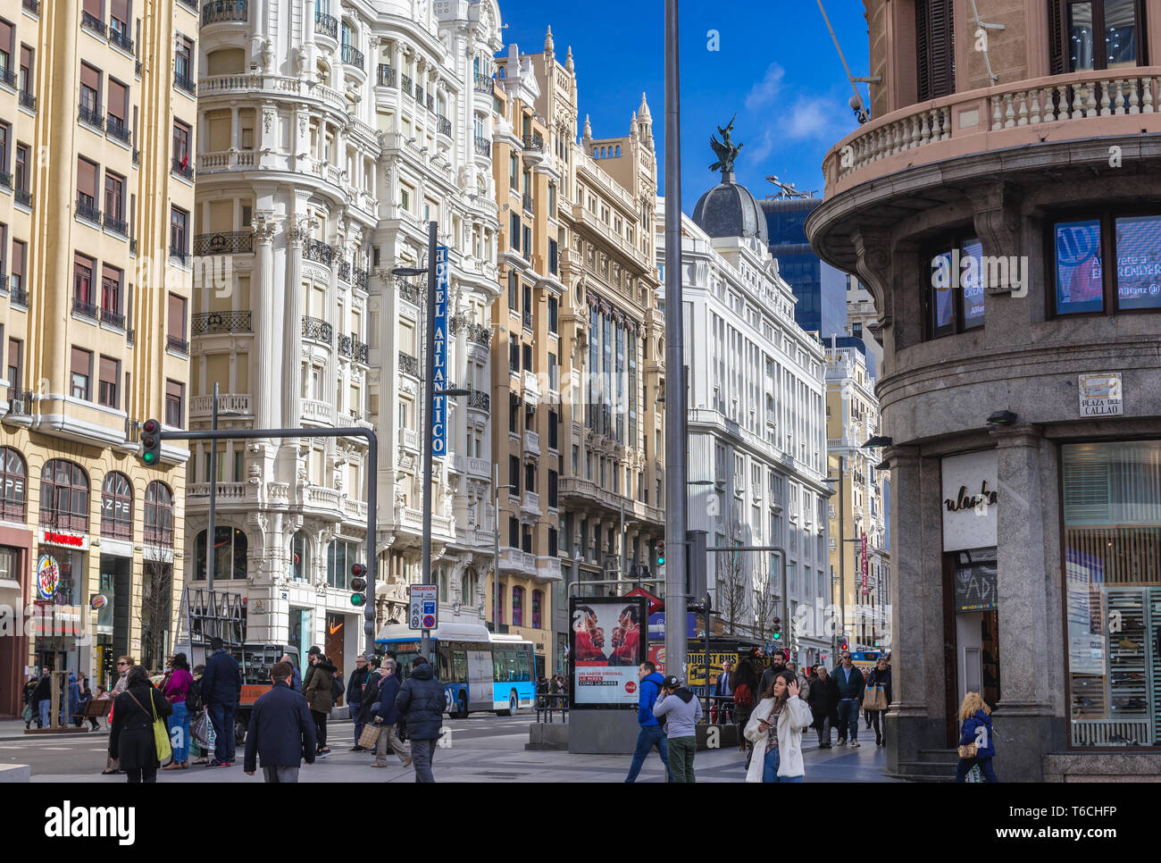 Bâtiments sur la Calle Gran Via, vu de la Plaza del Callao à Madrid, Espagne Banque D'Images