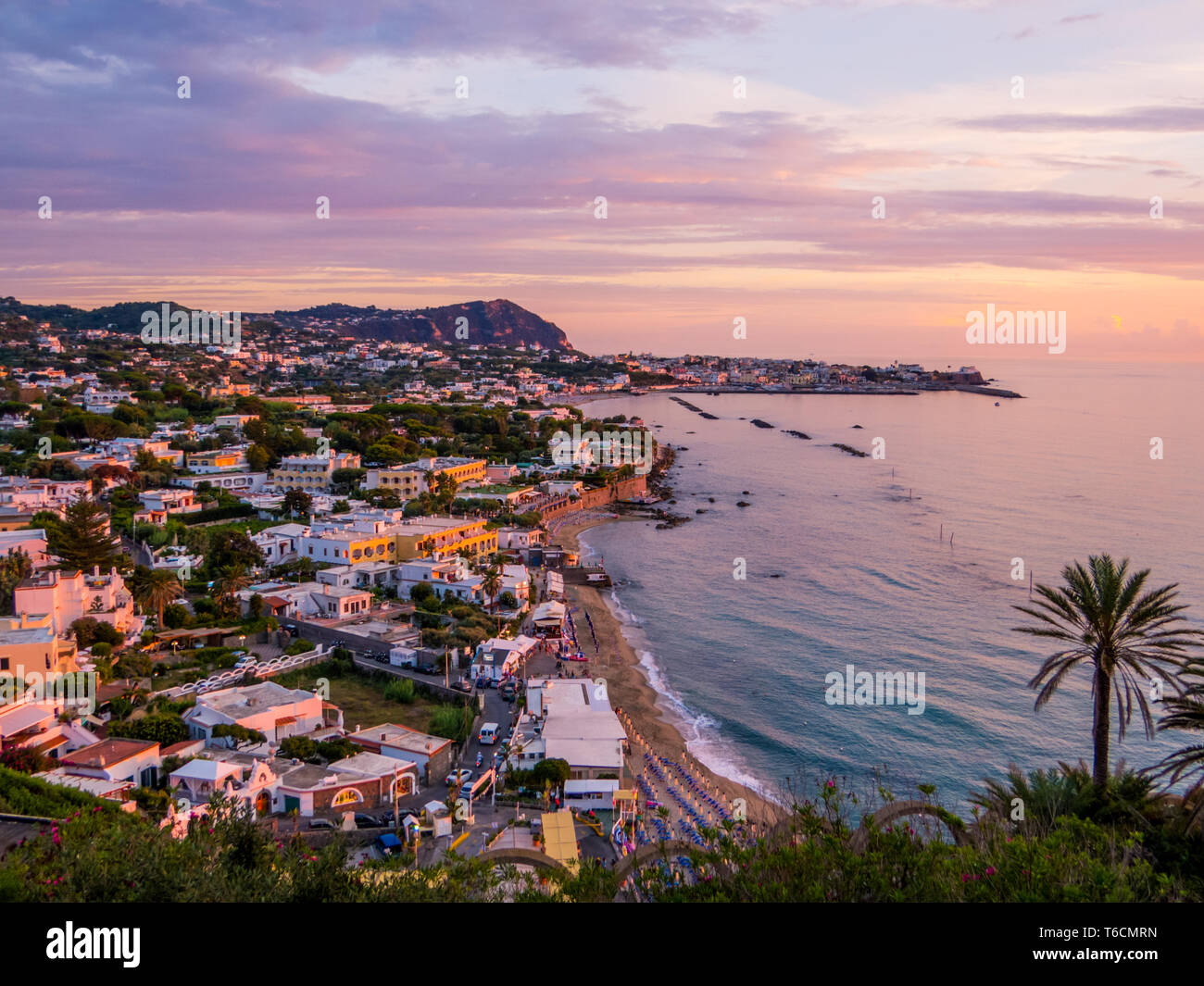 Coucher de soleil sur l'île, Forio d'Ischia, Italie Banque D'Images