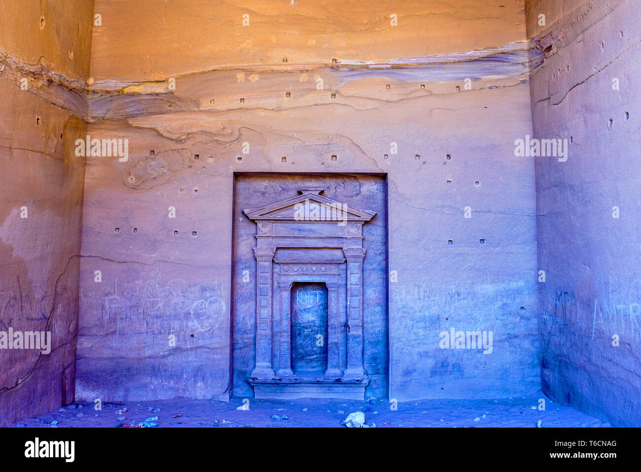 À l'intérieur de monastère Petra, Petra, Jordanie. Banque D'Images