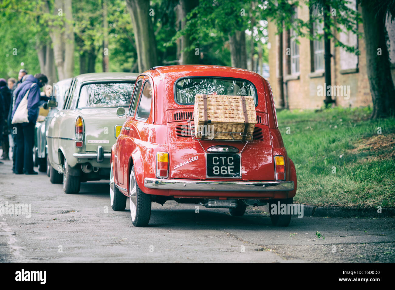 1967 Fiat 500 voiture à Bicester Heritage Centre 'Drive il Day'. Bicester, Oxfordshire, Angleterre. Vintage filtre appliqué Banque D'Images