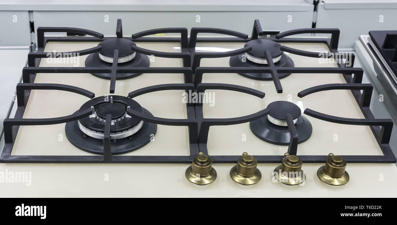 Un fragment de la table de cuisson de la cuisinière à gaz. Banque D'Images