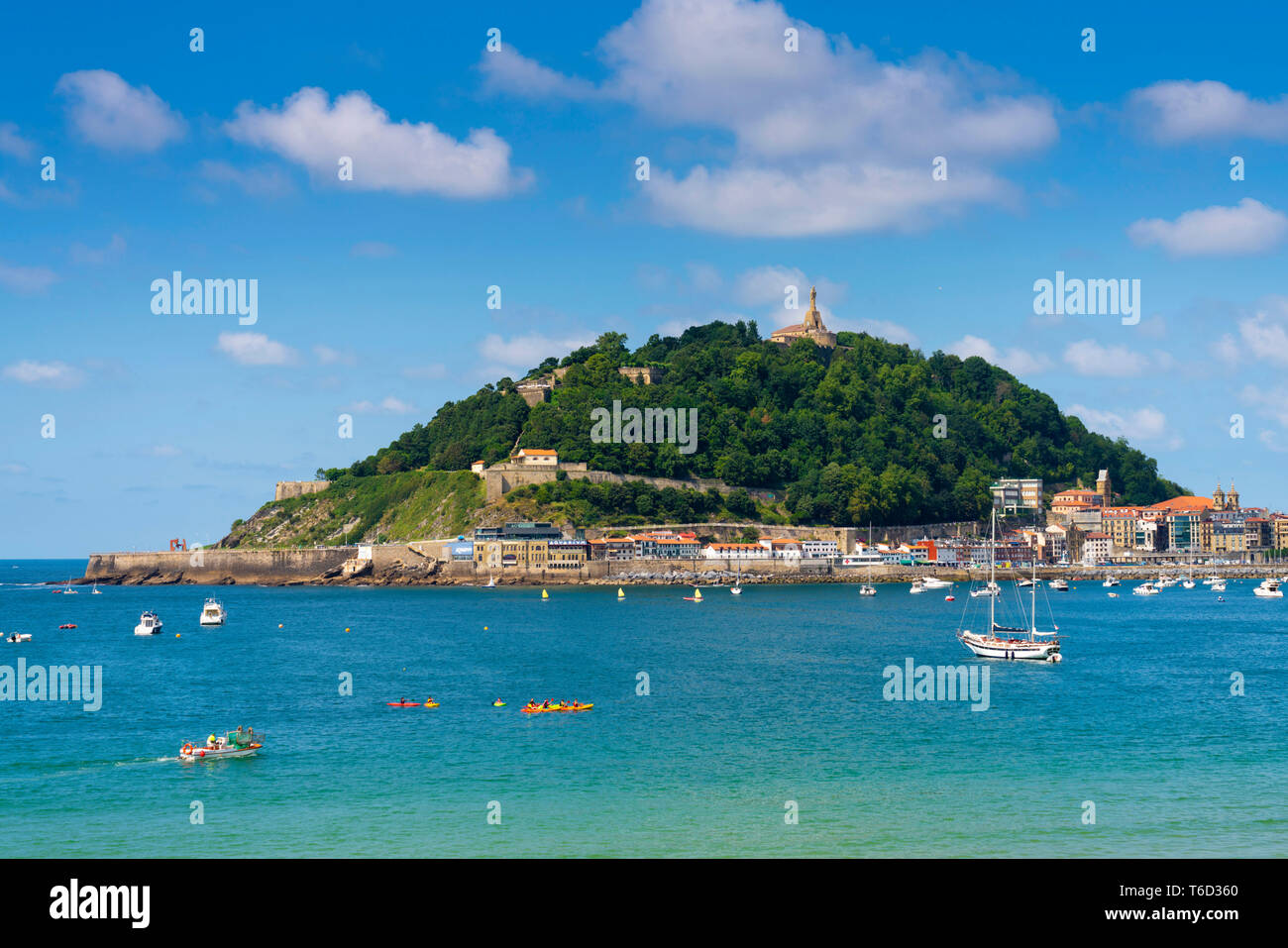 Espagne, Pays Basque, San Sebastian (Donostia). Vue sur la ville et la baie de La Concha Banque D'Images