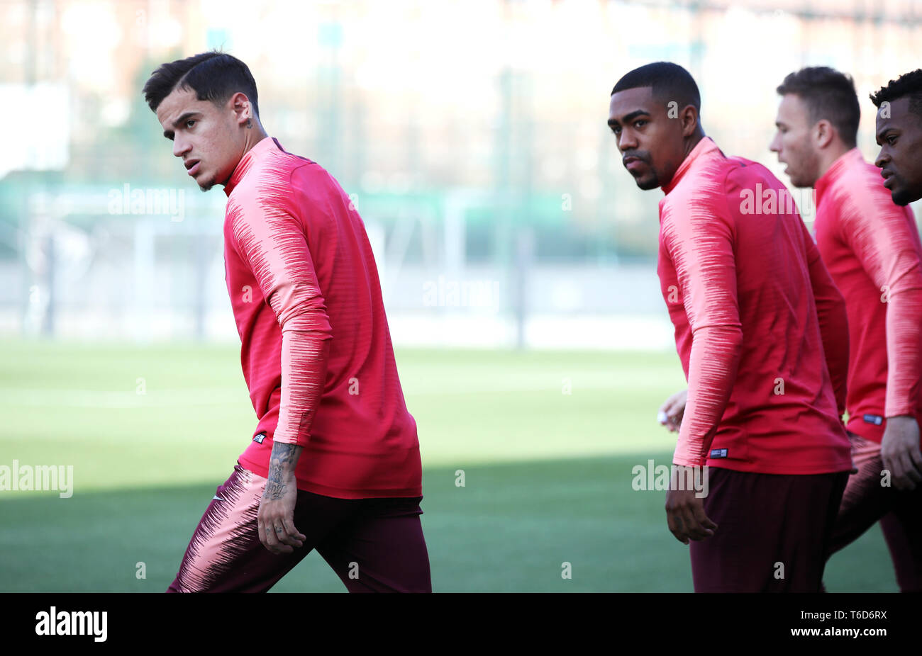 Barcelone, Philippe Coutinho (à gauche) au cours de la session de formation à la Ciutat Esportiva Joan Gamper Terrain d'entraînement, Barcelone. Banque D'Images