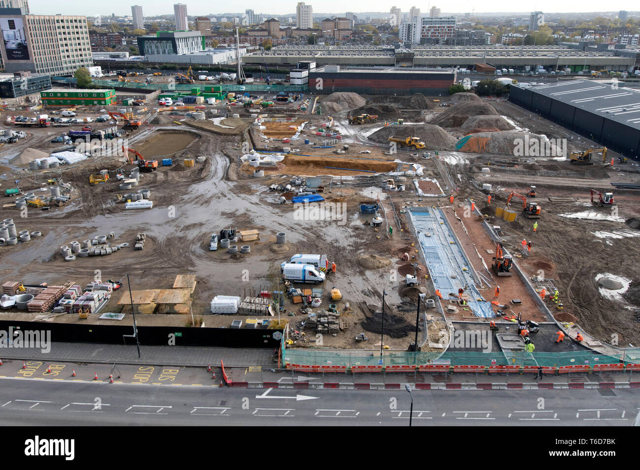 La construction de routes à Royal Mail site où 2 terrains vendus pour £101m pour nous-investisseur Greystar Resources pour construire rental apartment. Le sud de Londres. 13/11/2017 Banque D'Images