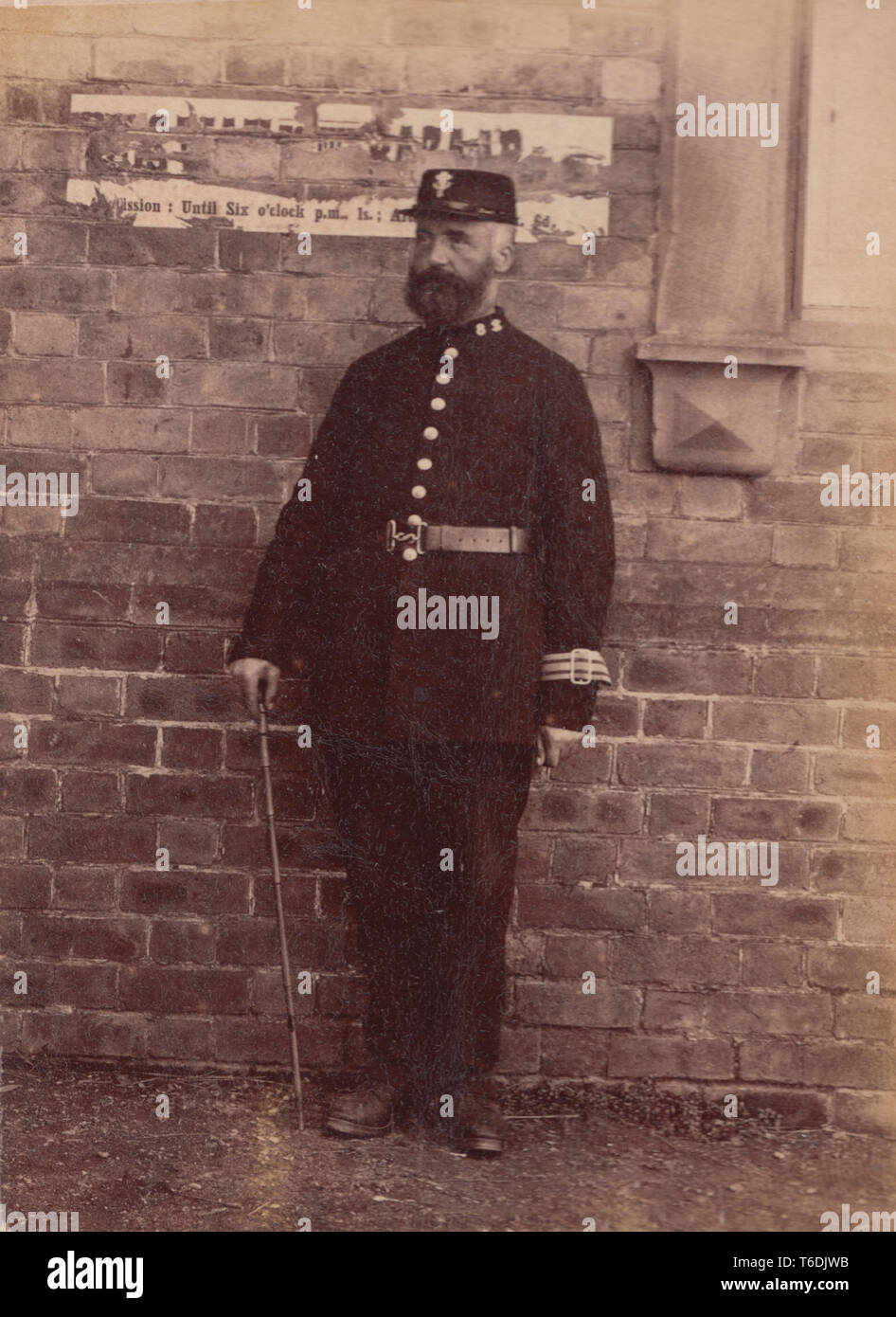 Victorian 1891 Photographie montrant un policier à Borth Village, Ceredigion, pays de Galles Banque D'Images