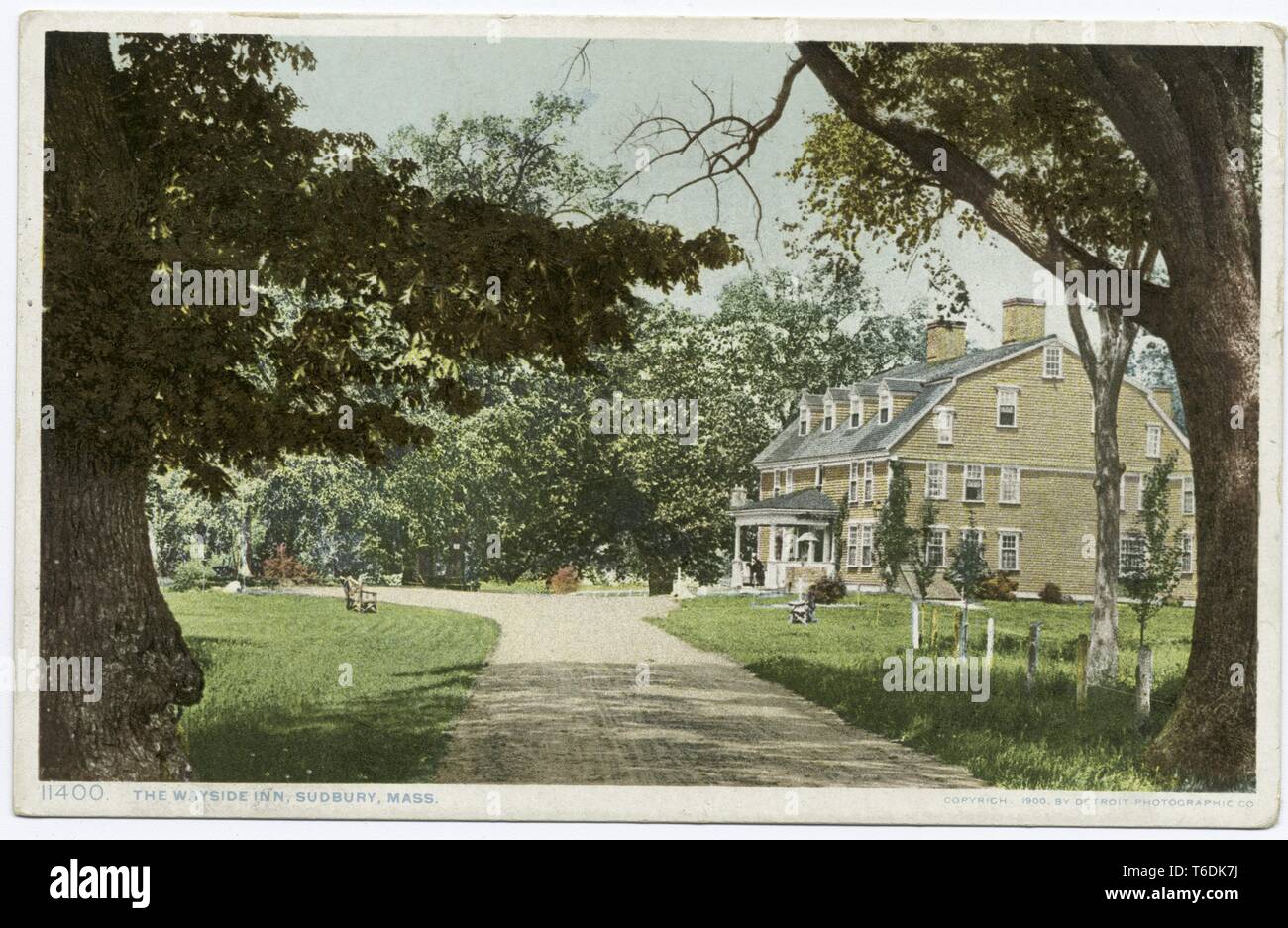 Detroit Publishing Company vintage postcard reproduction du Wayside Inn à Sudbury, Massachusetts, 1914. À partir de la Bibliothèque publique de New York. () Banque D'Images