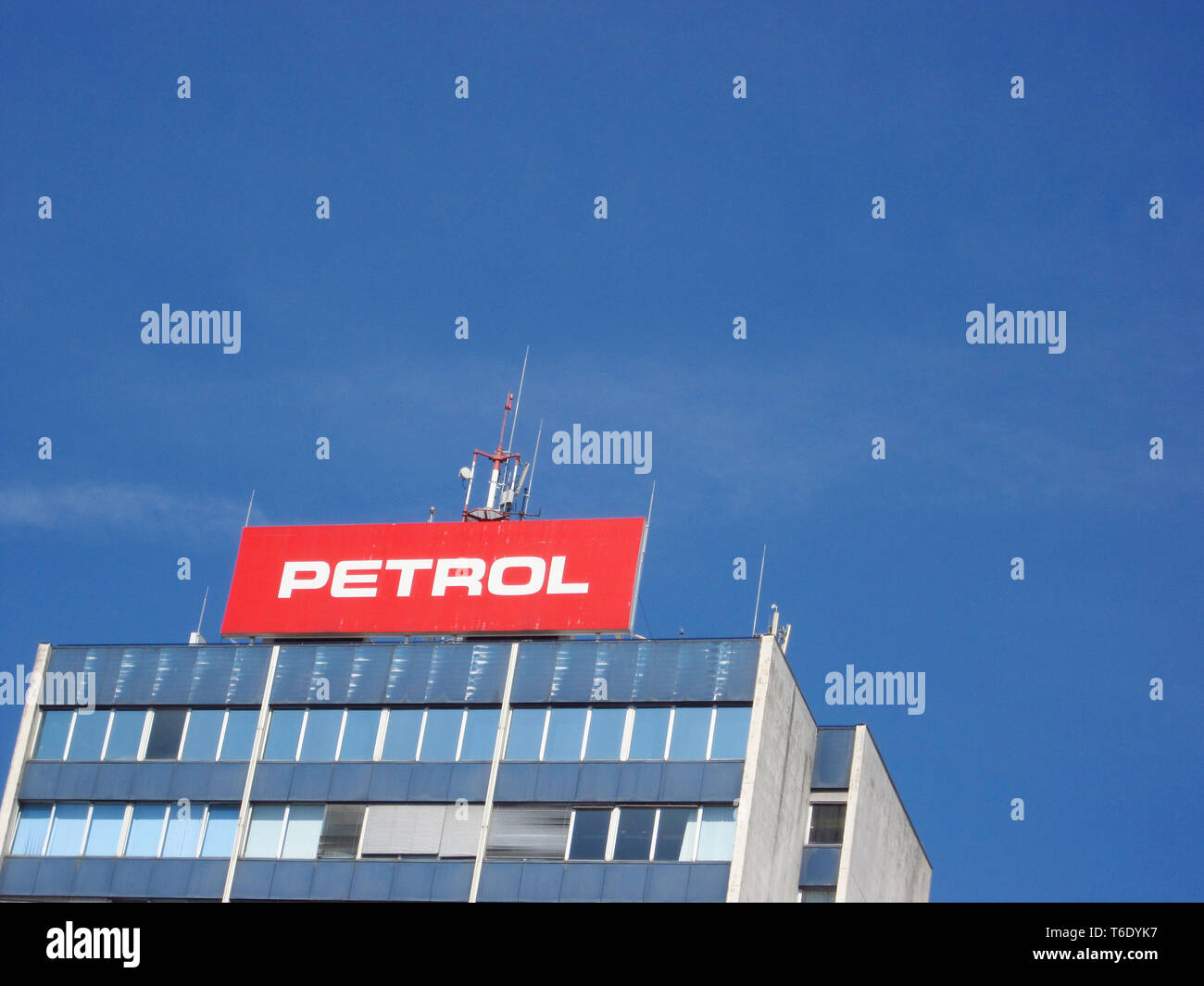 LJUBLJANA, SLOVÉNIE - 22 mars 2019 : essence bâtiment principal à Ljubljana en Slovénie est plus grande compagnie de gaz dans le pays Banque D'Images