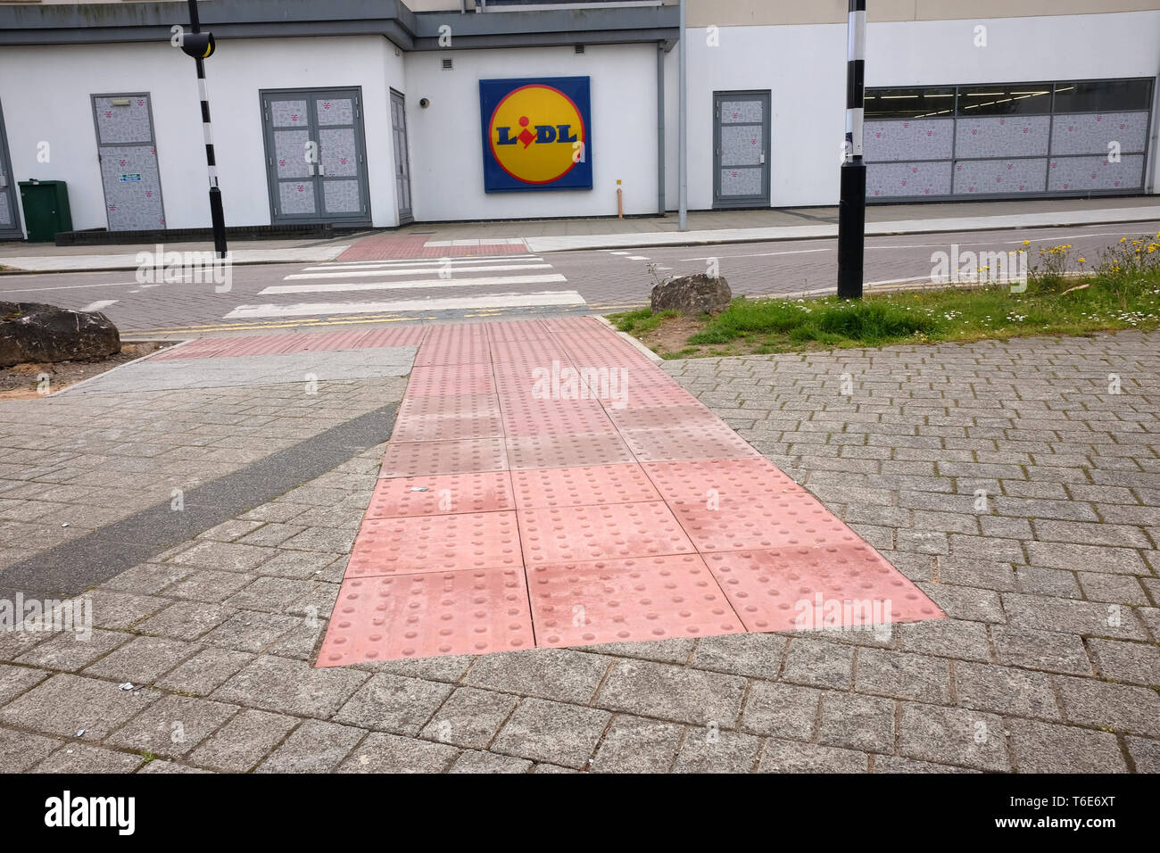 Avril 2019 - Les routes menant à Lidl, le supermarché allemand Banque D'Images