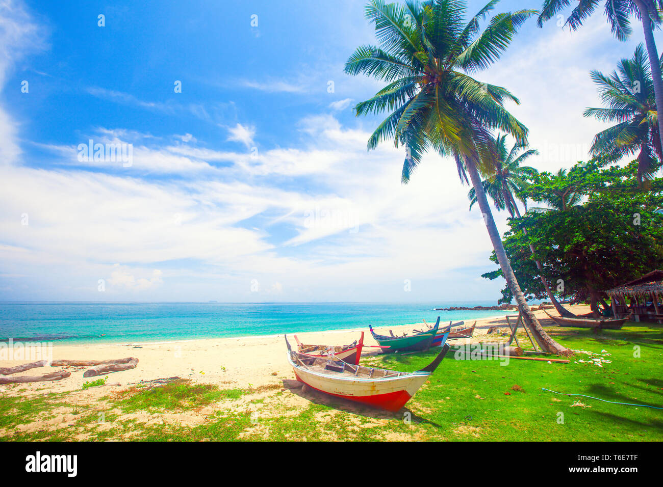 Plage et bateau de pêche, Koh Lanta, Thaïlande Banque D'Images