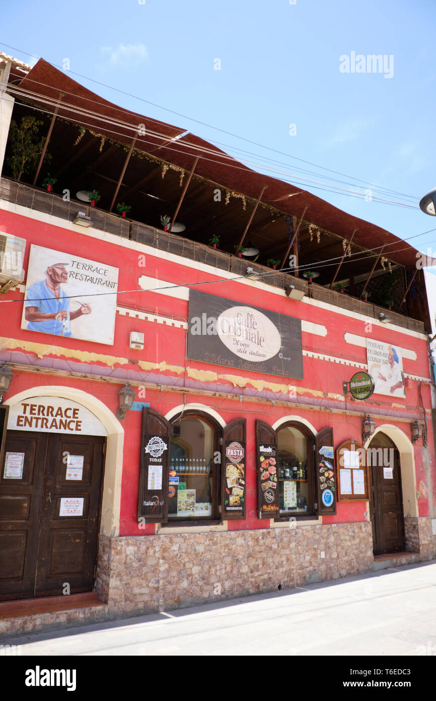 Caffe Restaurant Terrasse ou coloniale, Praca Central, Santa Maria, île de Sal, Cap-Vert, Afrique Banque D'Images