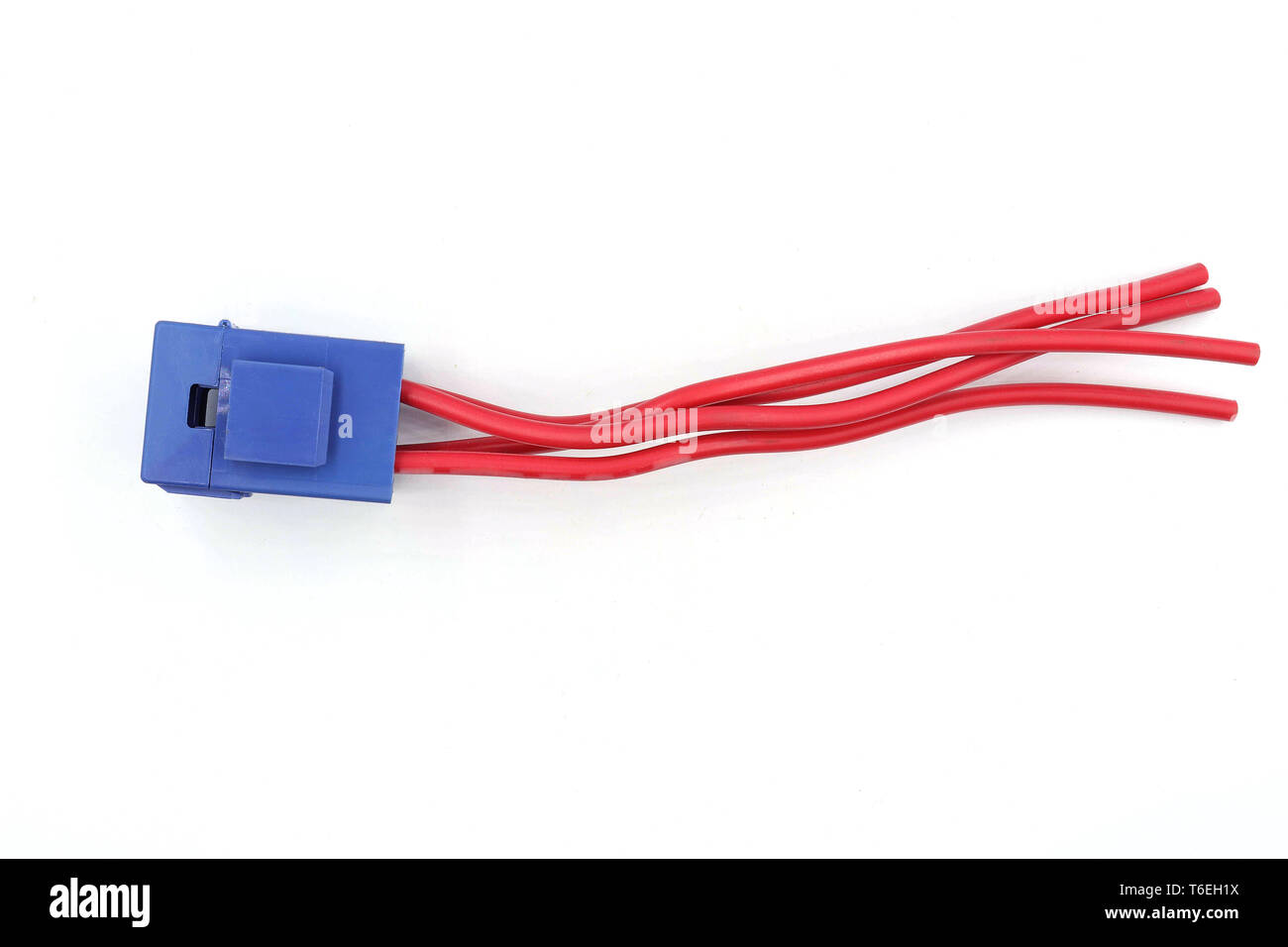 Le fusible du vérin avec fusible automatique rouge pour la réparation voiture, boîte à fusibles, isolé sur fond blanc l'image haute résolution galerie. Banque D'Images
