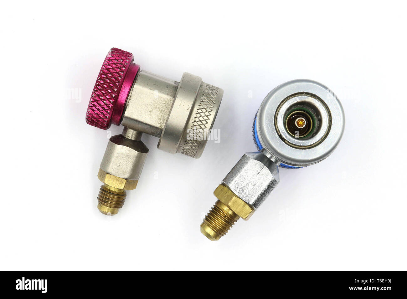 Raccord rapide contient le R134a Adaptateur pour raccord du réservoir de réfrigérant, ac, le raccord d'air galerie d'images haute résolution. Banque D'Images Raccord rapide contient le R134a Adaptateur pour raccord du réservoir de réfrigérant, ac, le raccord d'air galerie d'images haute résolution. Banque D'Images