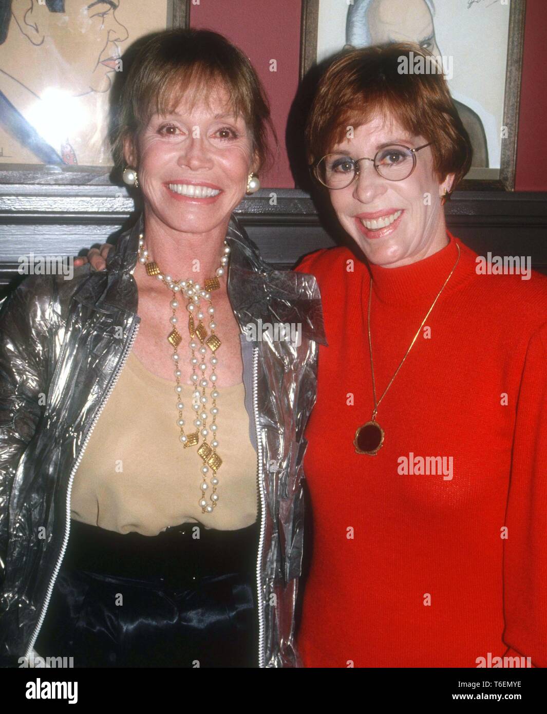 Mary Tyler Moore et Carol Burnett 1992 Photo de John Barrett/PHOTOlink.net Banque D'Images