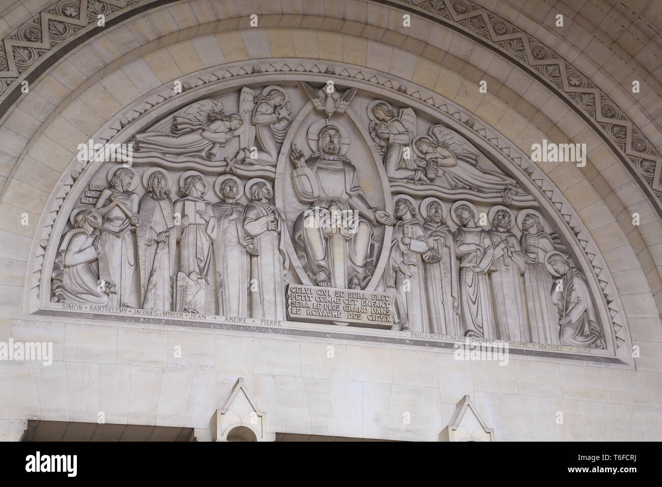 Basilique de Sainte Thérèse de Lisieux Banque D'Images