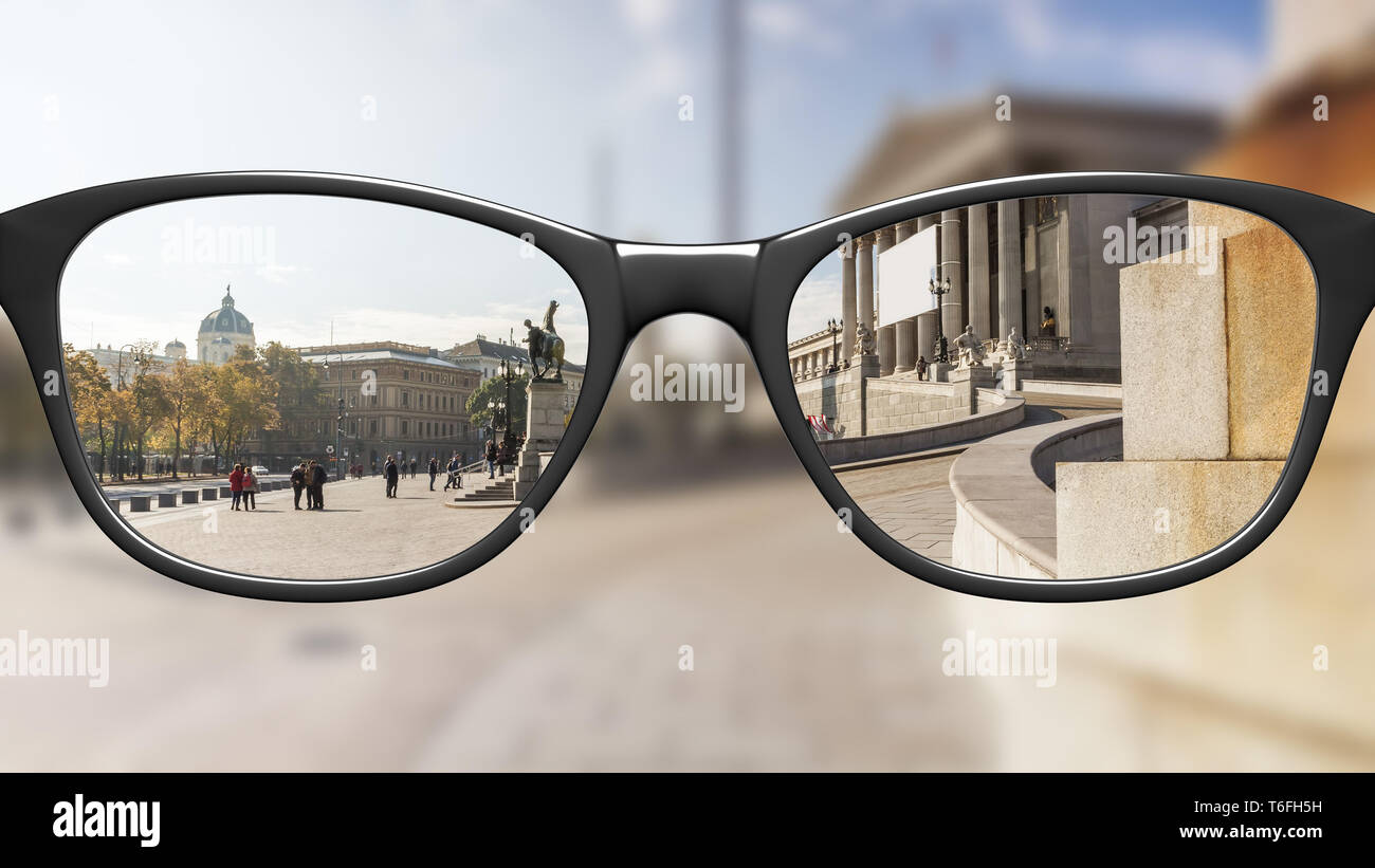 Voir à travers les verres des lunettes avec des verres sans flou Banque D'Images