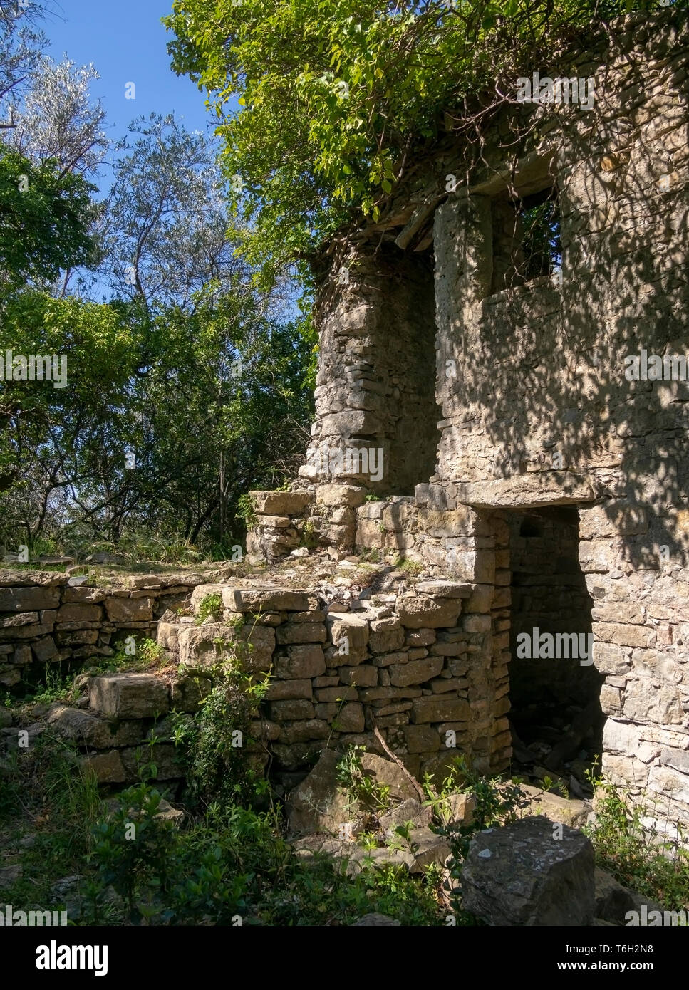 Barbazzano, ancien ruines près de Lerici, Italie. Banque D'Images