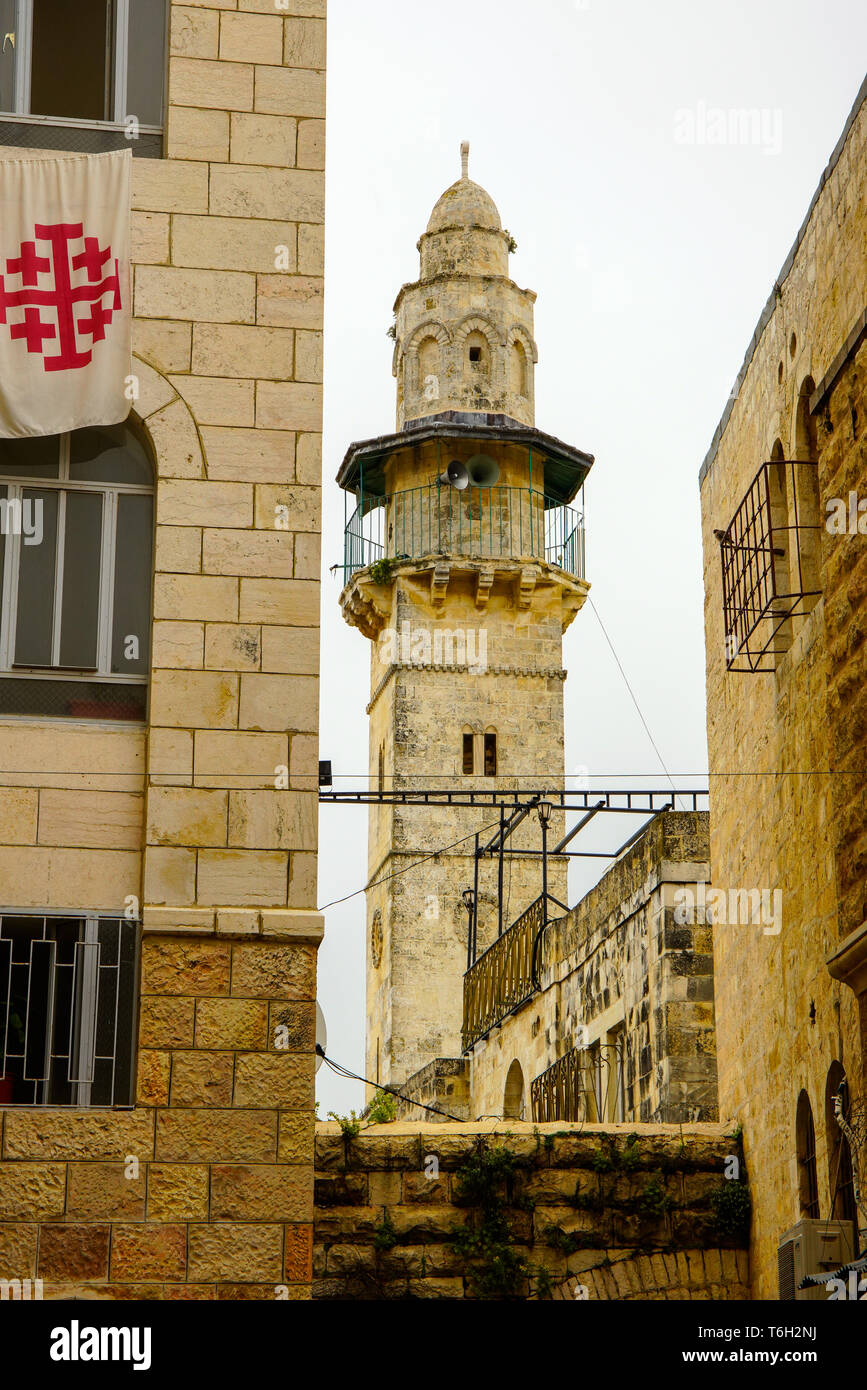 Minaret de la mosquée d'Omar, le vieux Jérusalem, Israël. Banque D'Images