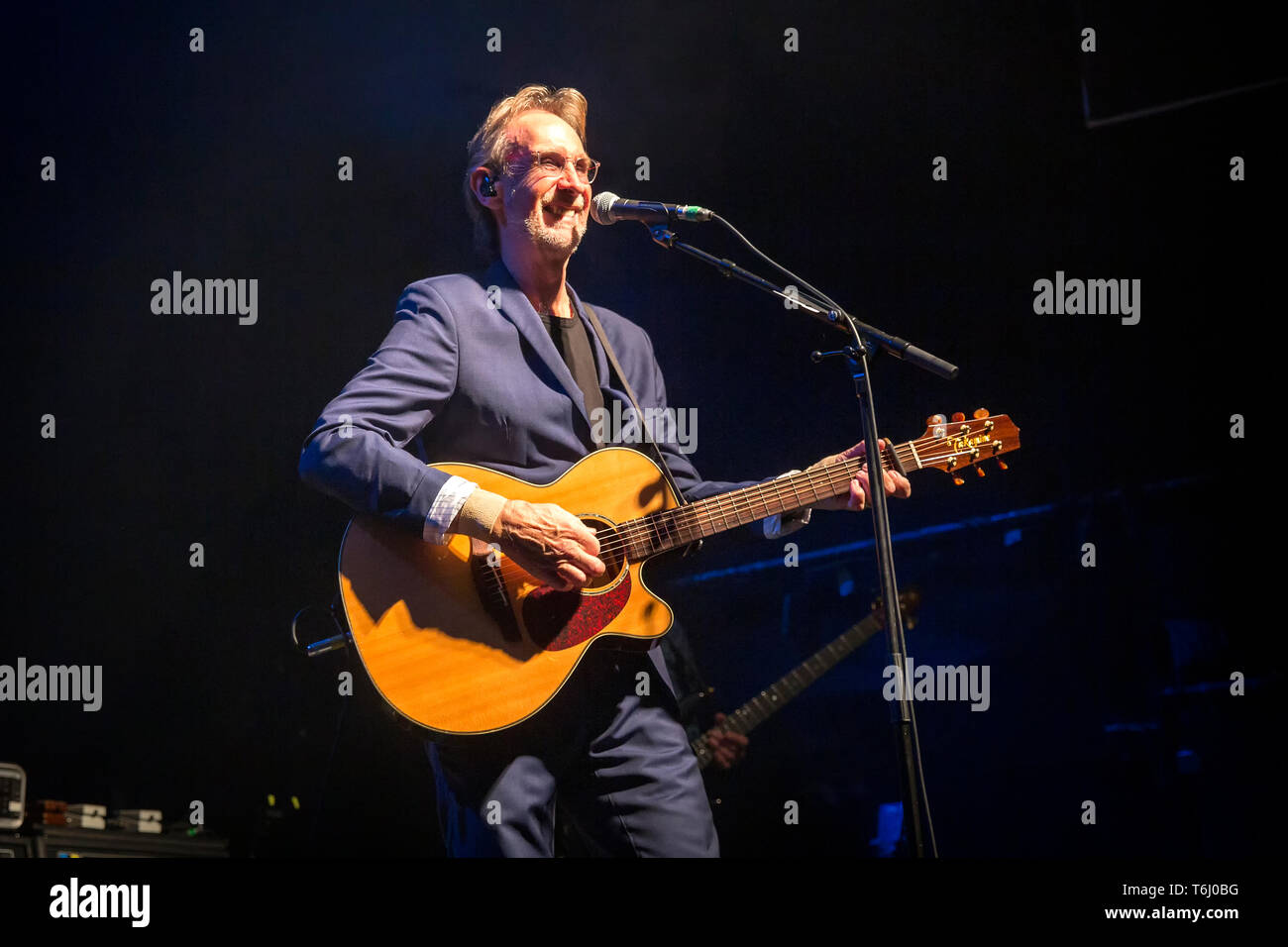 Norvège, Oslo - 29 avril 2019. Le groupe anglais Mike et la mécanique effectue un concert live de la Rockefeller à Oslo. Ici le guitariste Mike Rutherford est vu sur scène. (Photo crédit : Gonzales Photo - Terje Dokken). Banque D'Images