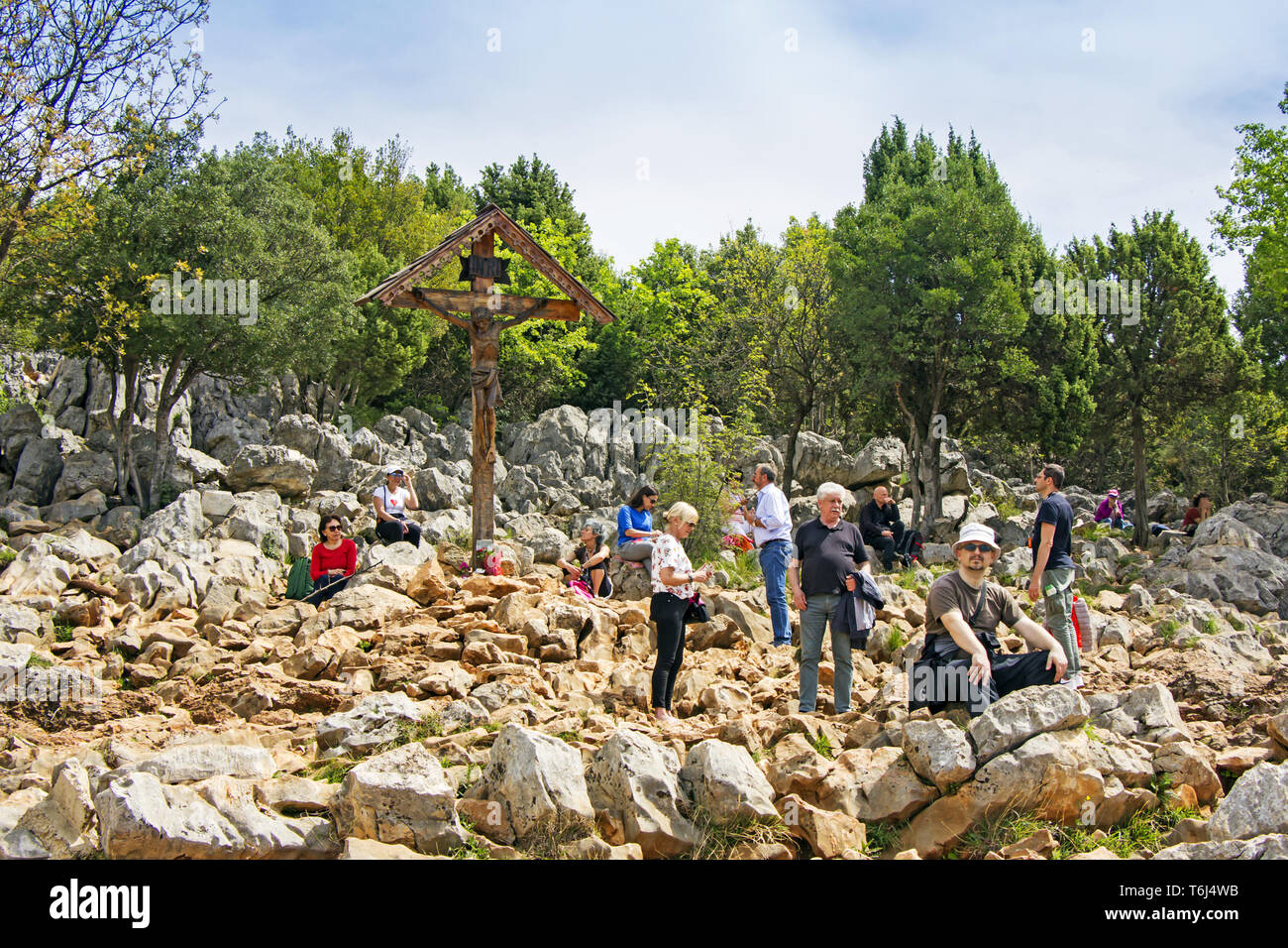 MEDJUGORJE, BOSNIE ET HERZÉGOVINE - 21 avril : colline Podbrdo de la Vierge Marie le 21 avril 2019 à Medjugorje, Bosnie-et-Herzégovine. Banque D'Images