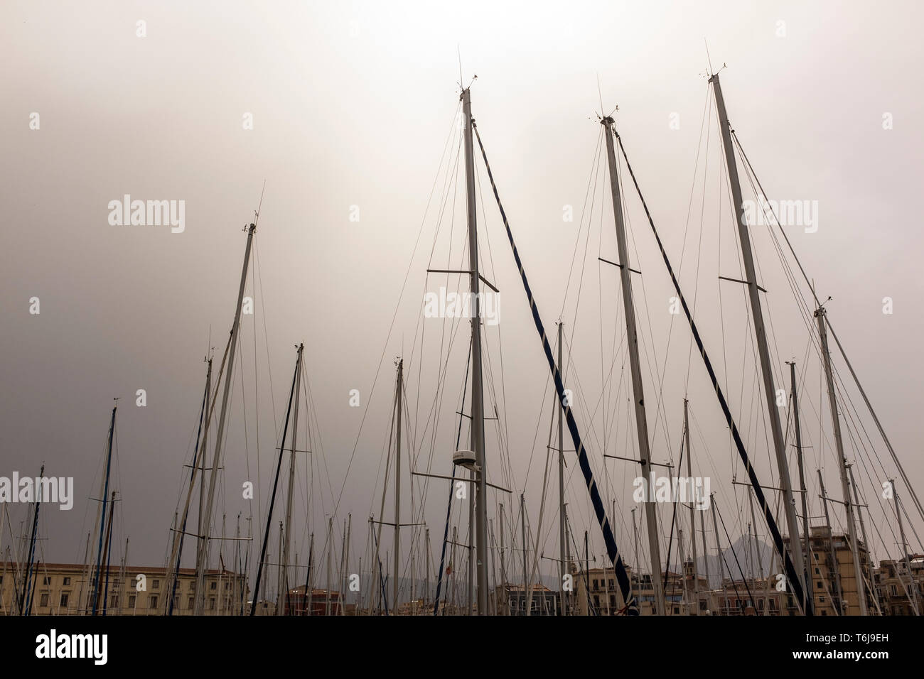 Bateaux à La Cala, Palerme, Sicile, Italie Banque D'Images