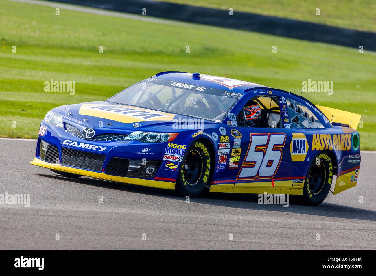 2013 Toyota Camry NASCAR avec chauffeur James Wood, lors d'une manifestation courir à la 77e réunion des membres GRRC Goodwood, Sussex, UK Banque D'Images