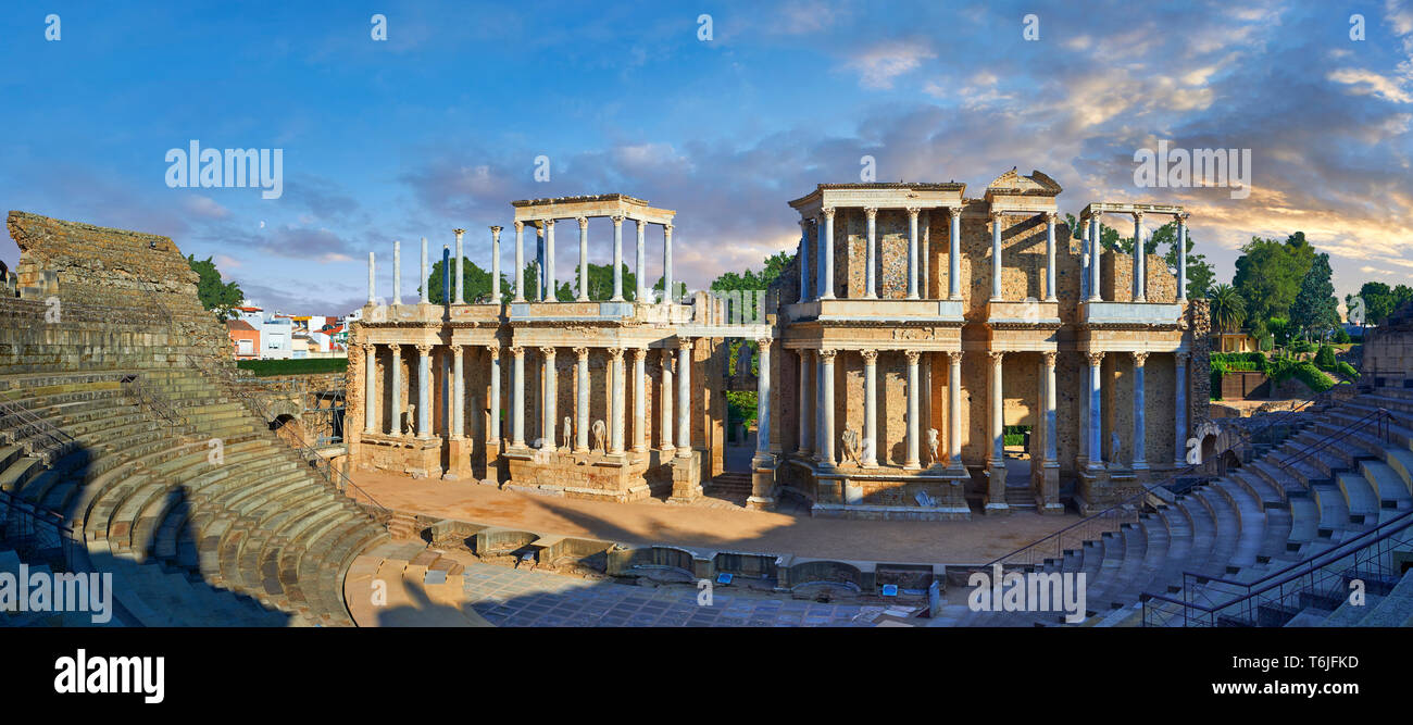 Théâtre romain de la colonie romaine d'Emerita Augusta (Mérida) consacré par le consul Marcus Vipsanius Agrippa et construit en 15BC, rénové fin du 1er C Banque D'Images