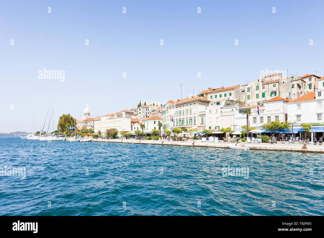 Sibenik, Croatie, Europe - 31 août 2017 - Les touristes à la promenade de Sibenik Banque D'Images
