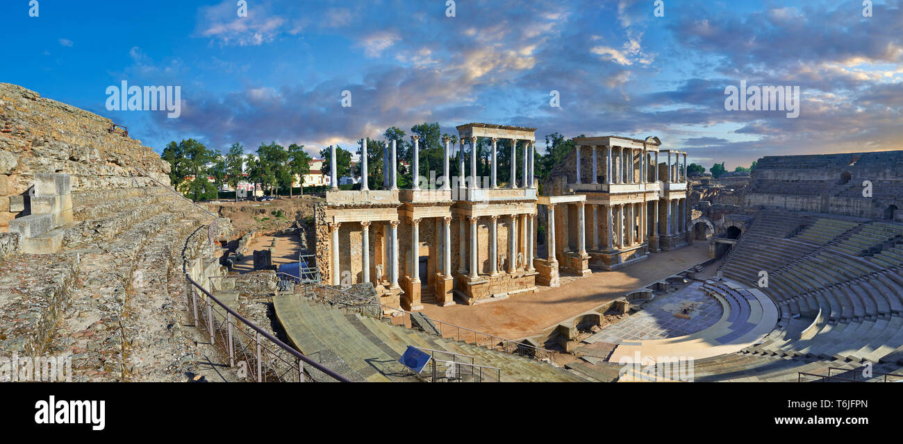 Théâtre romain de la colonie romaine d'Emerita Augusta (Mérida) consacré par le consul Marcus Vipsanius Agrippa et construit en 15BC, Merida Espagne Banque D'Images