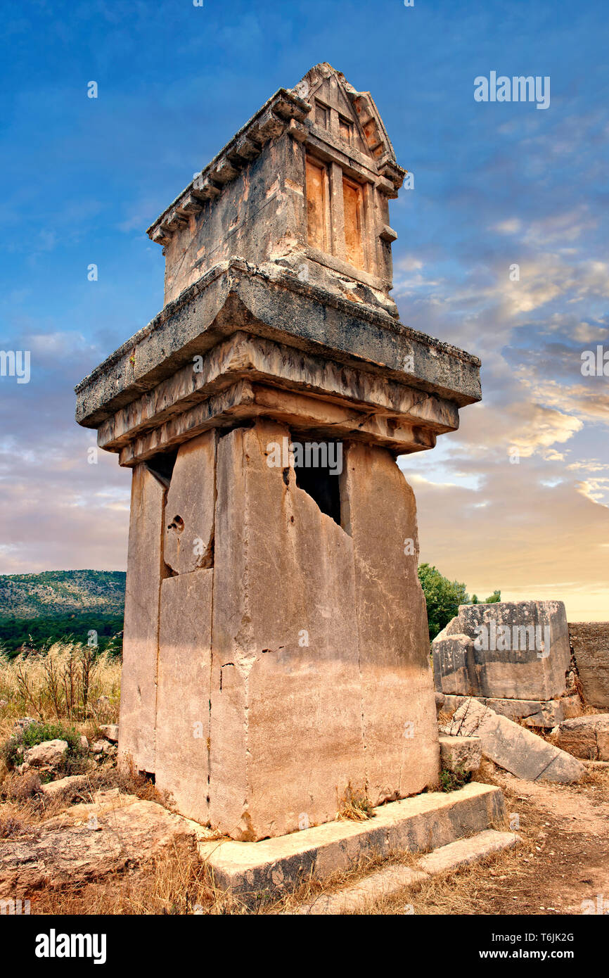 Un pilier de marbre de tombeau Lycien 480-470 B.C. Xanthos, UNESCO World Heritage Site Archéologique, Turquie Banque D'Images