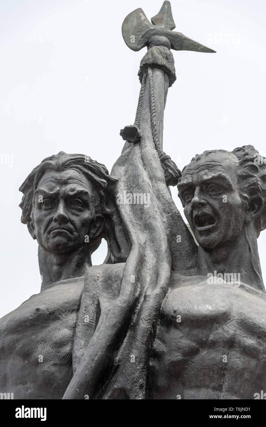 Détail de la Sette Giugno monument en souvenir de l'insurrection contre le mercantilisme marchands et le gouvernement colonial britannique le 7 juin 1919. Banque D'Images