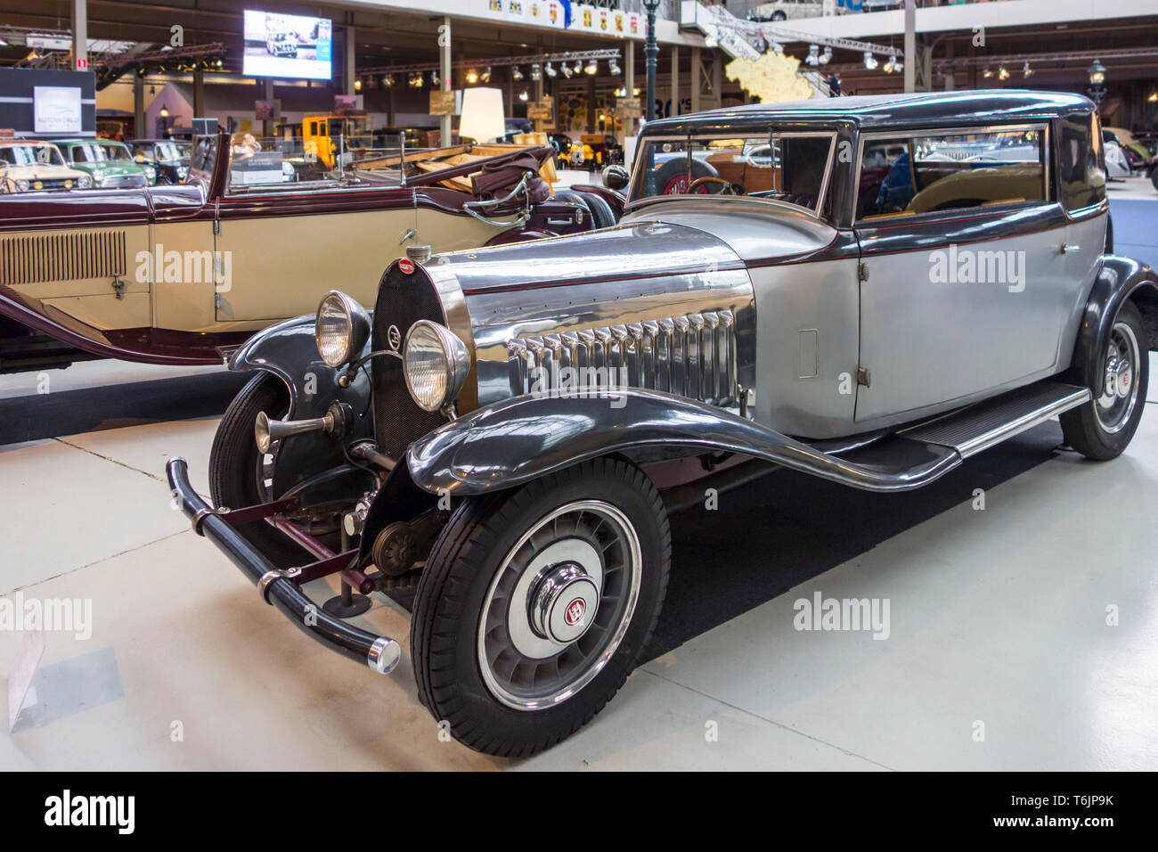 1930 Bugatti Type 49, 8 cylindres 3.3L français classique des voitures de tourisme de ligne ci-joint à l'Autoworld, musée de l'automobile à Bruxelles, Belgique Banque D'Images