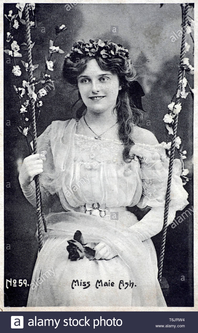 Bureau d'enfant, portrait de cendres 1888 - 1923, était une actrice et danseuse de comédie britannique, vintage real photo carte postale de 1905 Banque D'Images