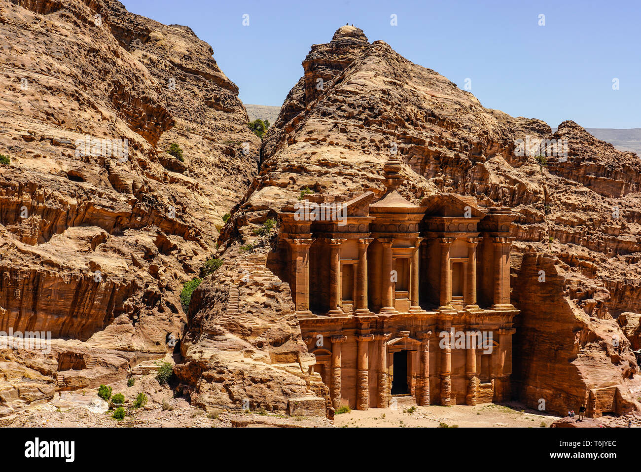 Vue sur le célèbre monastère de Pétra, en Jordanie. Banque D'Images