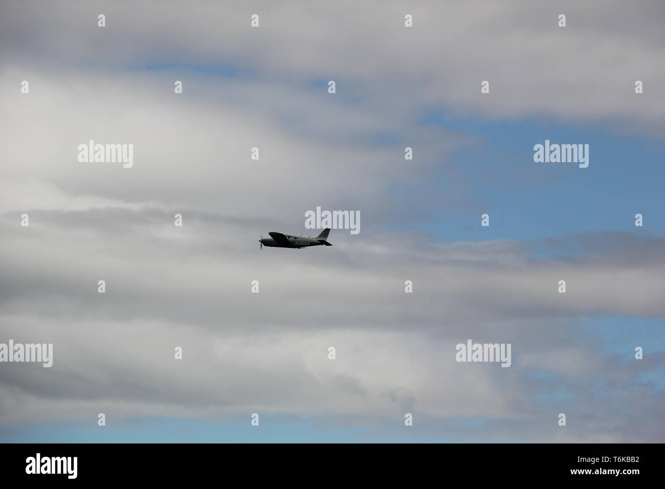 Avion dans le ciel Banque D'Images