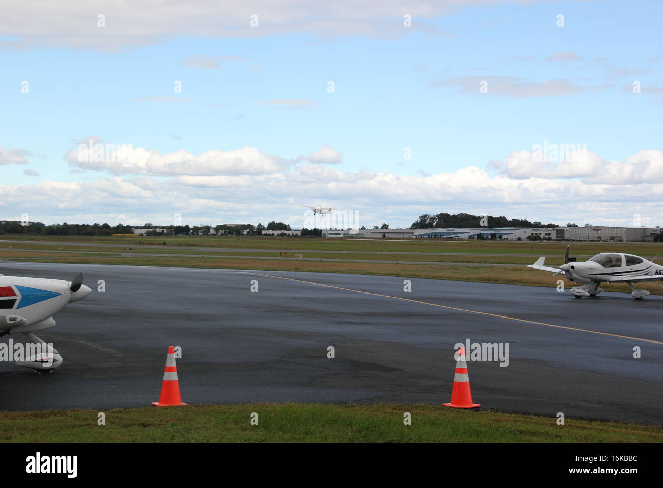 Moteur unique de l'Aviation générale avion au décollage Banque D'Images