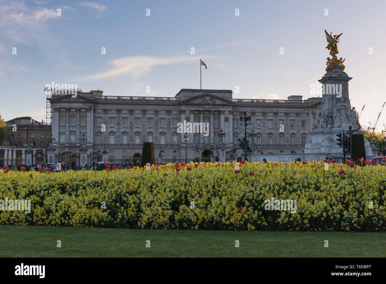 Buckingham Palace est la résidence de Londres et siège administratif du monarque du Royaume-Uni. Banque D'Images